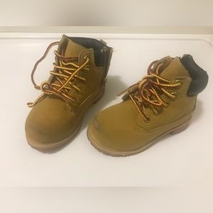 Winter toddler boots size 8